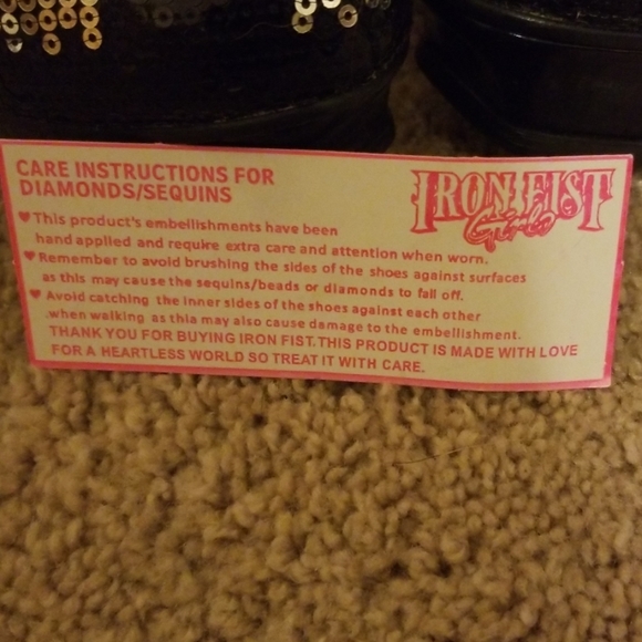 SOLD Women's Iron Fist Sequin Skull Boots HTF - Picture 9 of 9